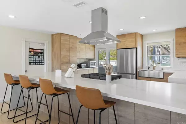 Bonita, CA 91902,305 Camino Del Cerro Grande