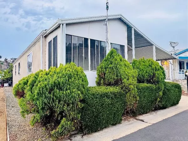 San Diego, CA 92139,3129 Calle Abajo #105