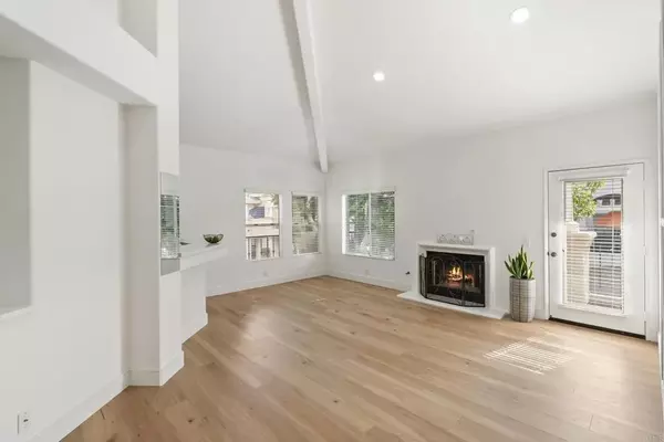 San Diego, CA 92122,7215 Calabria Ct #74