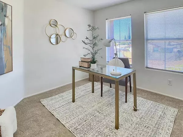 El Cajon, CA 92021,13802 Pinkard Way #25