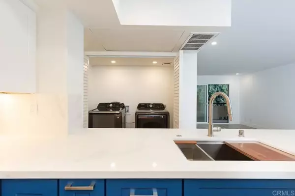 San Diego, CA 92115,5885 El Cajon Blvd #305