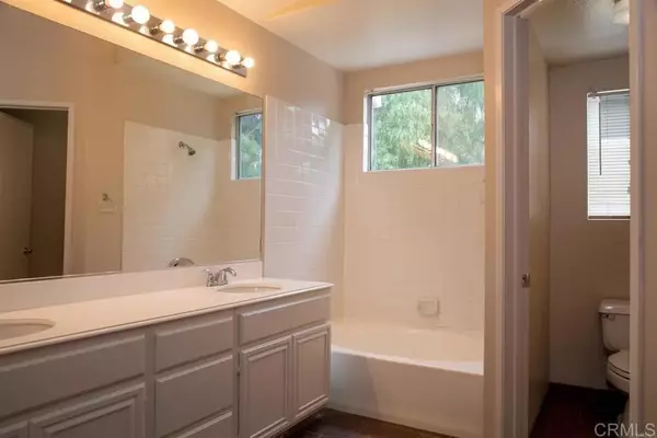 Chula Vista, CA 91910,417 Sanibelle Cir. #91