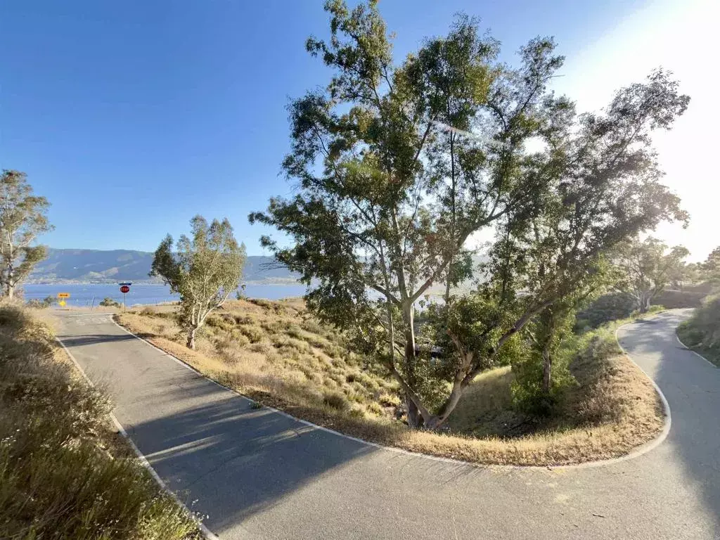 Lake Elsinore, CA 92530,0 Sky Line