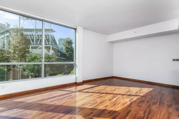 San Diego, CA 92101,253 10th Ave #325