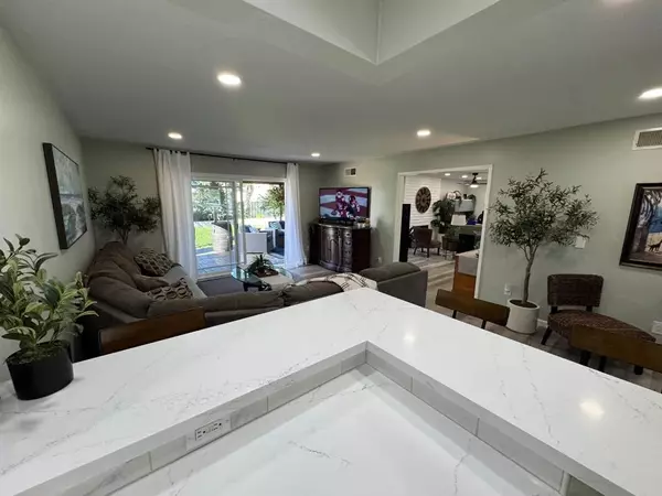 San Diego, CA 92122,3542 Governor Drive