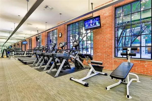 San Diego, CA 92101,500 W Harbor Drive West #318