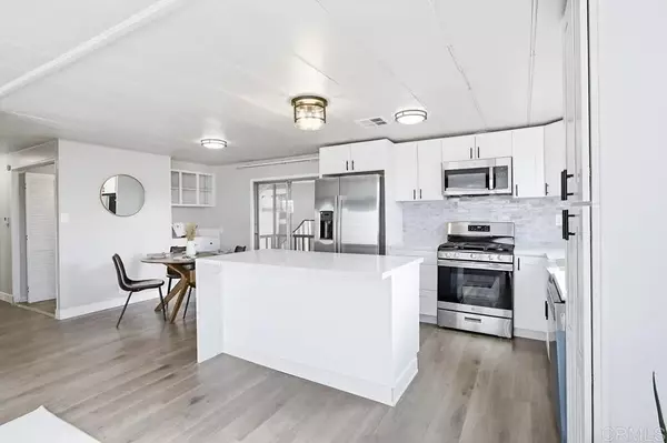 San Diego, CA 92114,402 63rd #115