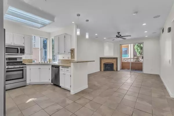 El Cajon, CA 92019,11442 Via Rancho San Diego #157