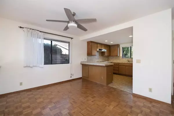 Vista, CA 92084,1417 Via Christina