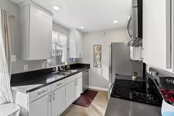 Lakeside, CA 92040,12553 Mapleview Street #8