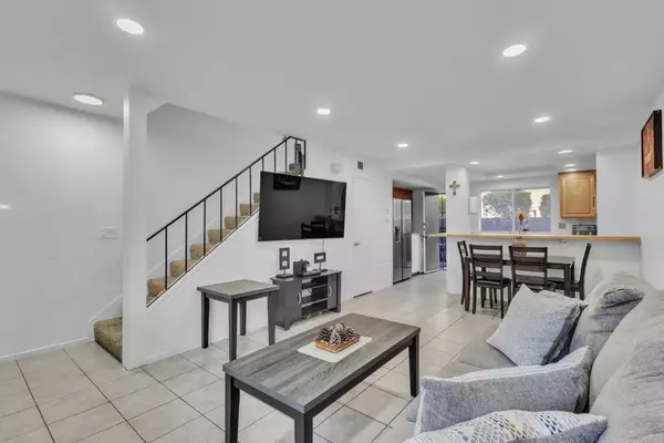 El Cajon, CA 92019,1539 Gustavo St #B