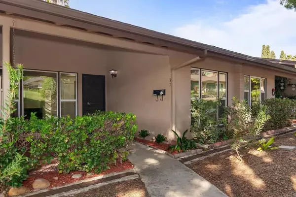 La Mesa, CA 91942,9320 Earl St #57