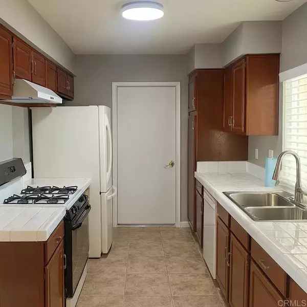 Hemet, CA 92545,2194 Daisy Way