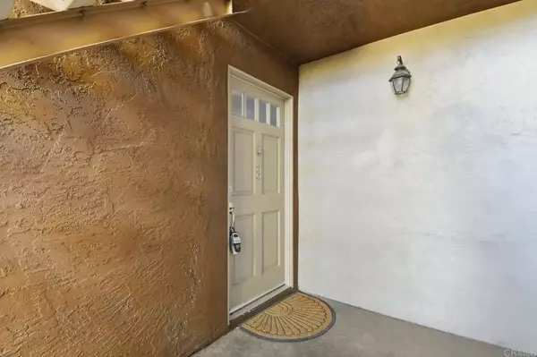 El Cajon, CA 92020,550 Graves Avenue #8