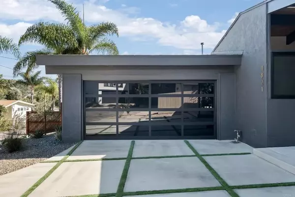 San Diego, CA 92110,4821 Viane Way