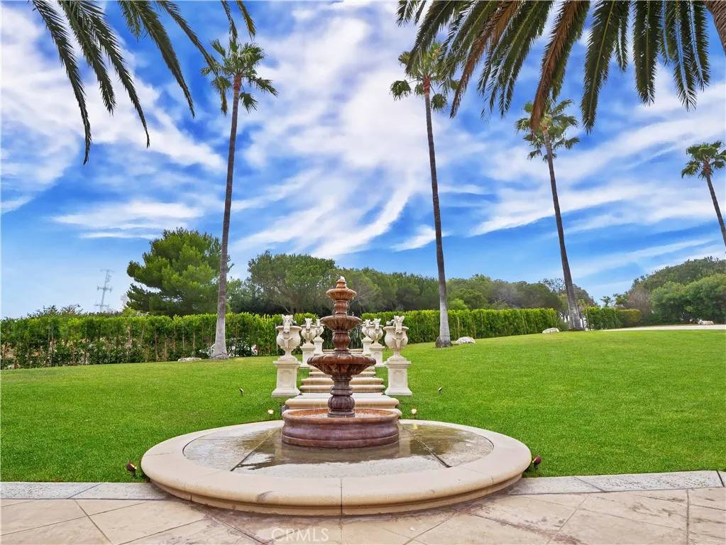 Palos Verdes Estates, CA 90274,999 Paseo La Cresta