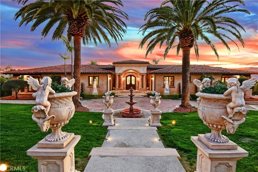 Palos Verdes Estates, CA 90274,999 Paseo La Cresta