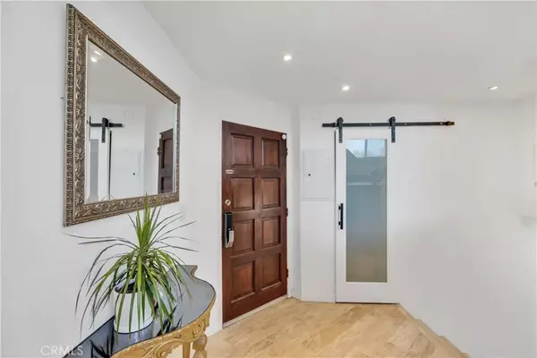 Marina Del Rey, CA 90292,33 Privateer Street #5