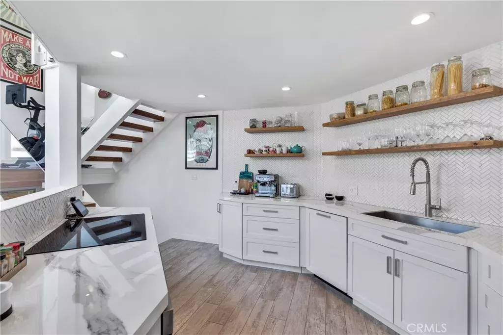 Marina Del Rey, CA 90292,33 Privateer Street #5