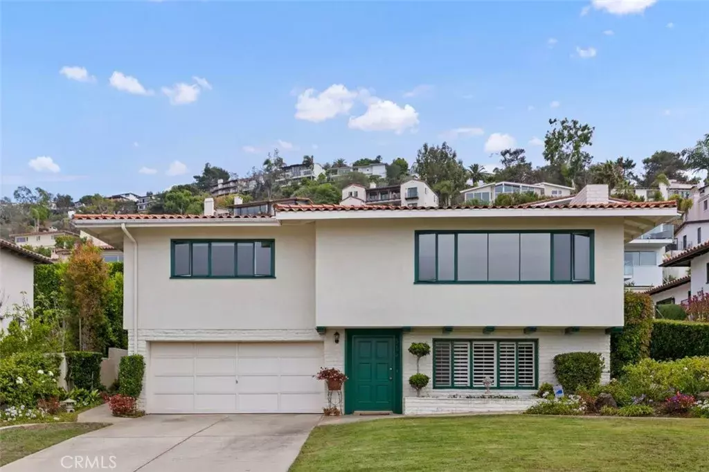 Palos Verdes Estates, CA 90274,516 Via Media