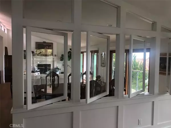 Palos Verdes Estates, CA 90274,1108 Via Zumaya