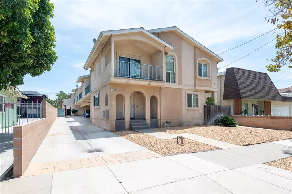 Gardena, CA 90247,15818 Halldale Avenue #2