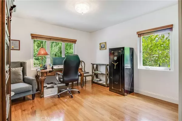 Palos Verdes Estates, CA 90274,2305 Via Rivera