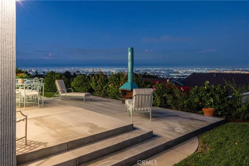 Rancho Palos Verdes, CA 90275,3 Coach Road