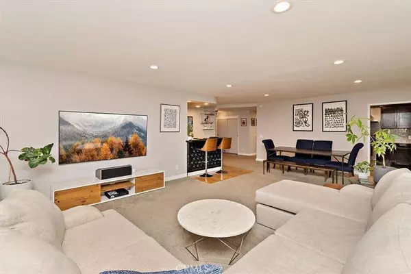 Rancho Palos Verdes, CA 90275,5630 Ravenspur Drive #206