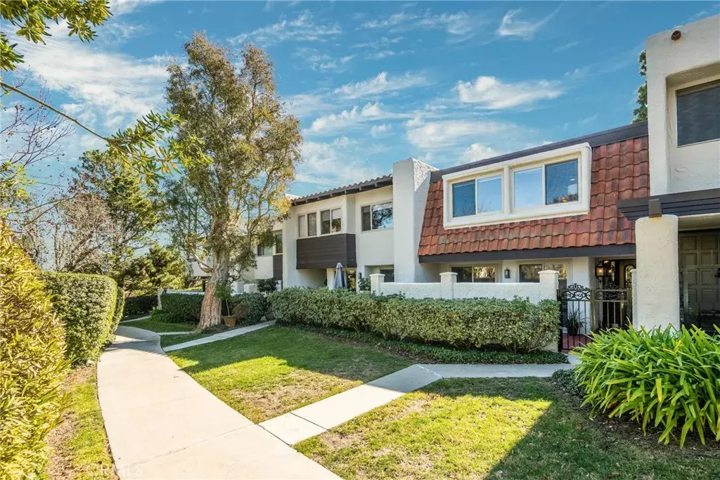 Rolling Hills Estates, CA 90274,37 Aspen Way