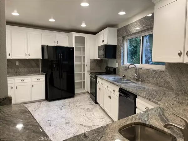 Rancho Palos Verdes, CA 90275,5718 Ravenspur Drive #207