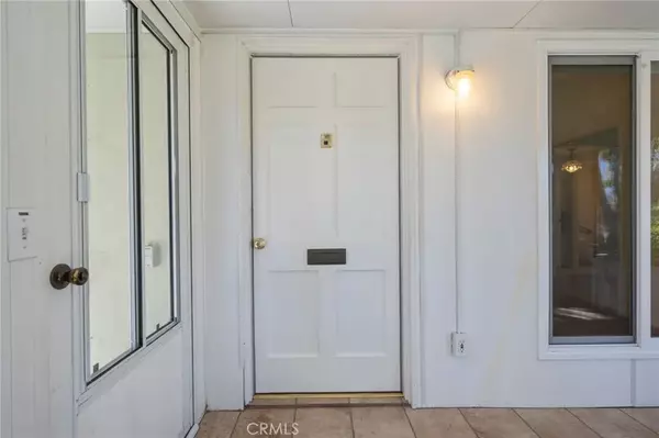 Newhall, CA 91321,19124 Avenue Of The Oaks #A