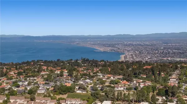 Rancho Palos Verdes, CA 90275,5987 Peacock Ridge Road #112