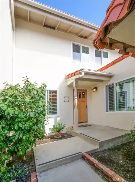 25 Via Sevilla, Rolling Hills Estates, CA 90274