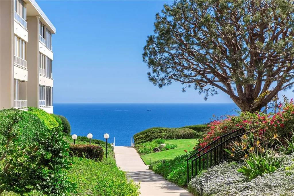 Rancho Palos Verdes, CA 90275,32709 Seagate Drive #108