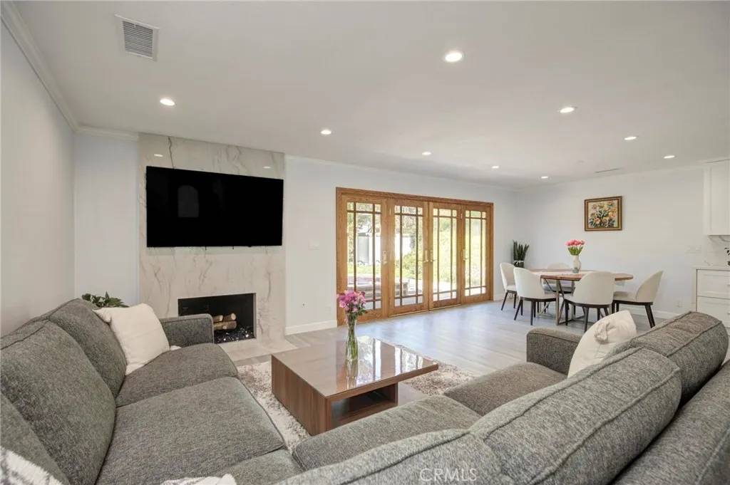 Rancho Palos Verdes, CA 90275,6633 Abbottswood Drive