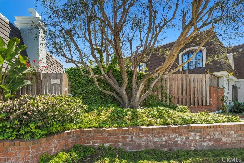 Playa Del Rey, CA 90293,7866 W Manchester Avenue