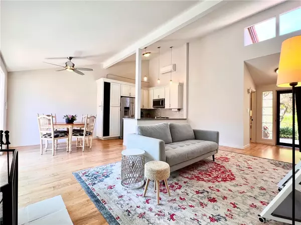 Rancho Palos Verdes, CA 90275,5941 Armaga Spring Road #B