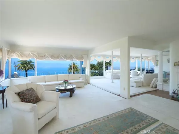 Palos Verdes Estates, CA 90274,925 Via Nogales