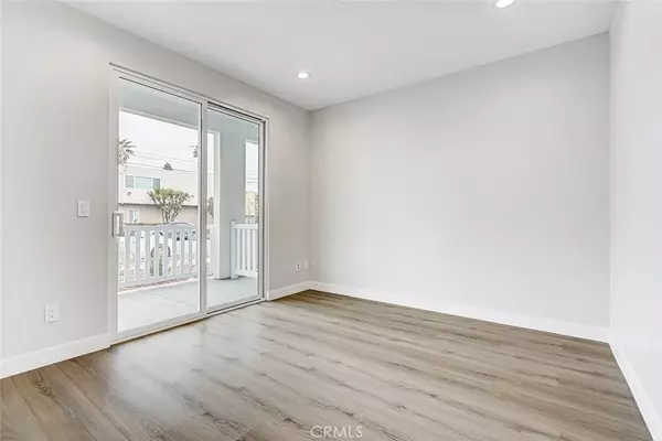 Lomita, CA 90717,26016 Oak Street #D