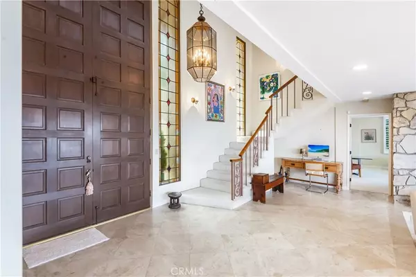 Palos Verdes Estates, CA 90274,1344 Via Romero