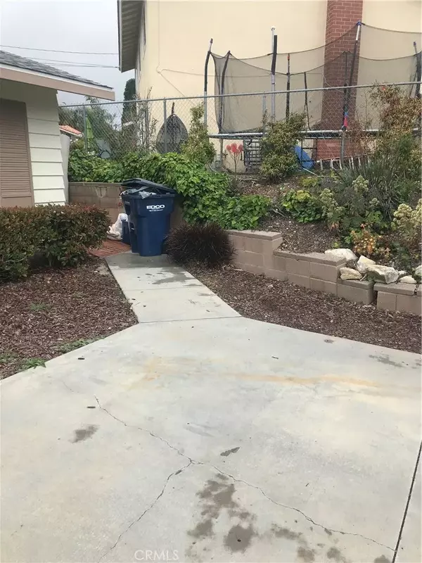 Rancho Palos Verdes, CA 90275,6919 Grovespring Drive