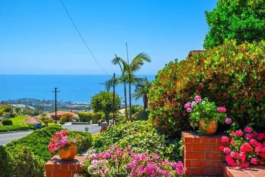 Rancho Palos Verdes, CA 90275,6741 Monero Drive