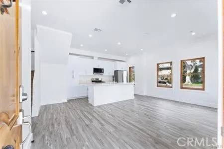 Long Beach, CA 90803,51 Kennebec Avenue
