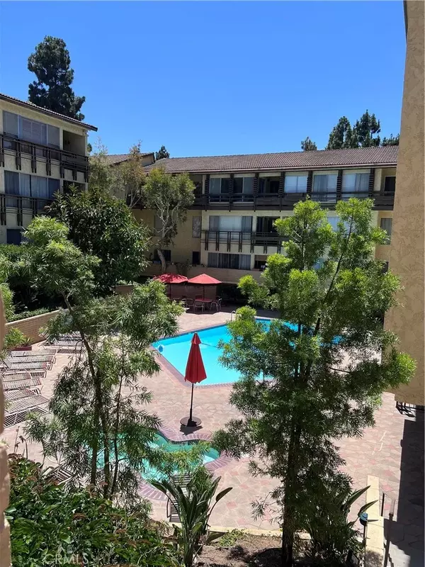 5600 Kensington Way #209, Culver City, CA 90230