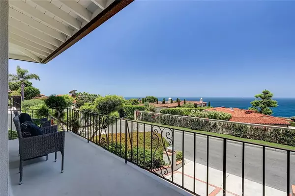 Palos Verdes Estates, CA 90274,556 Via Media