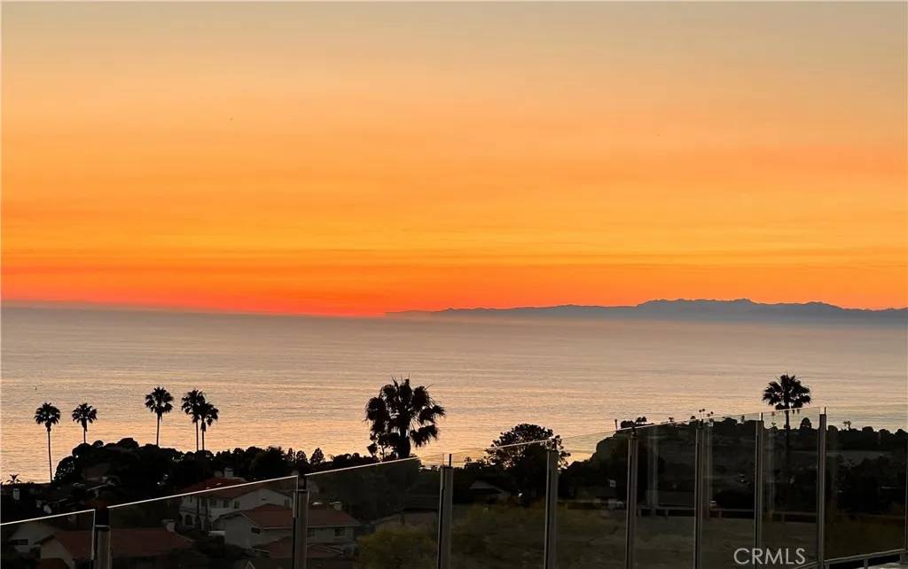 Rancho Palos Verdes, CA 90275,7241 Avenida Altisima