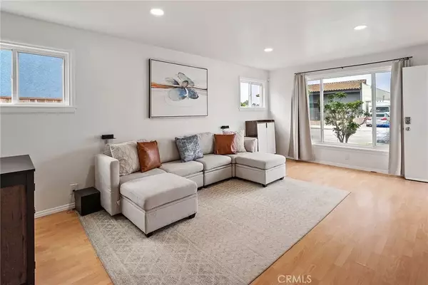 Lakewood, CA 90713,5860 Adenmoor Avenue