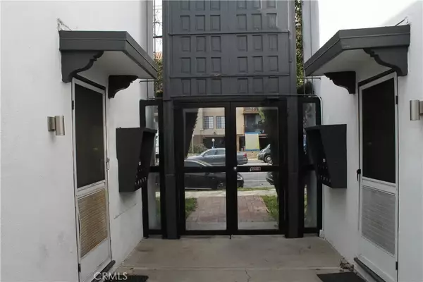 Sherman Oaks, CA 91411,5236 Kester Avenue