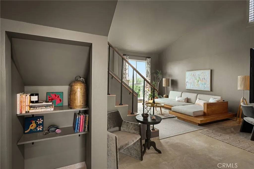 West Hollywood, CA 90069,837 N West Knoll Drive #307